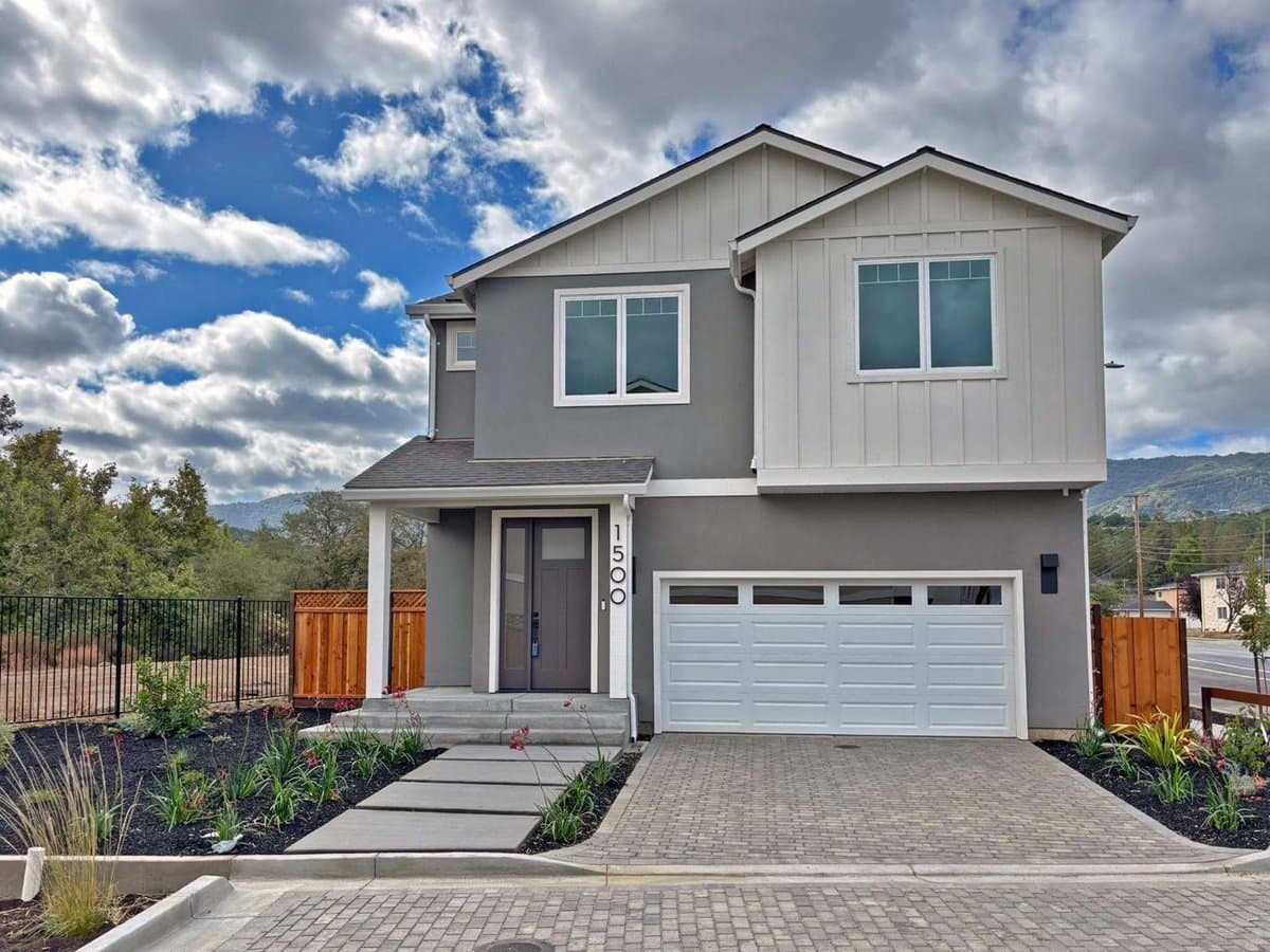 1500 Paradise Court - Photo 1