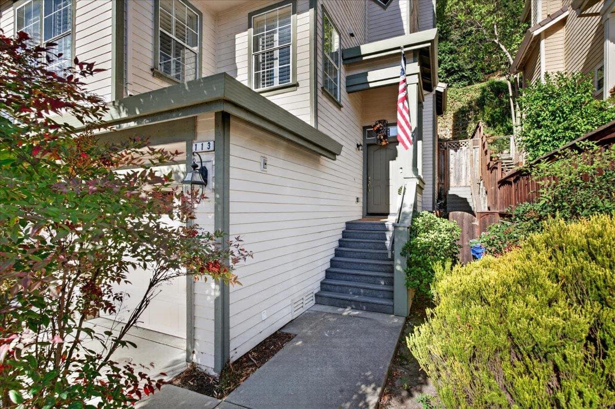 113 Woodhill Drive - Photo 3