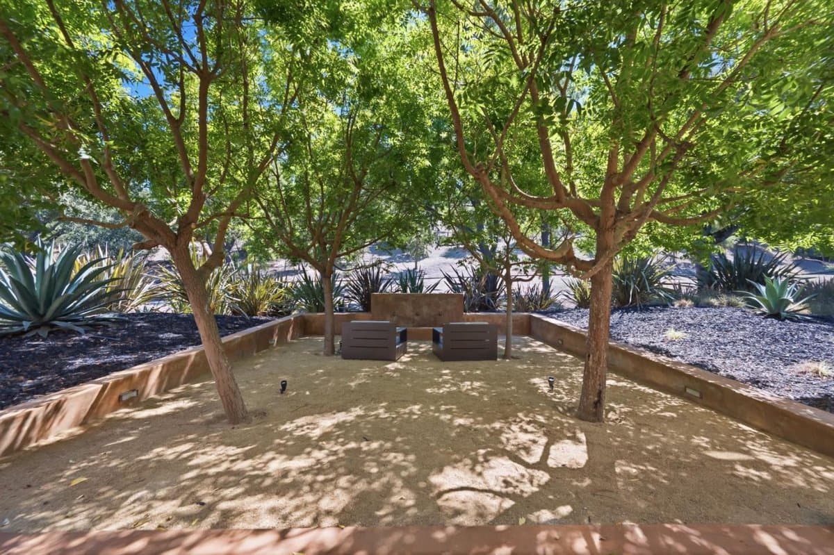 12271 Hilltop Drive - Photo 4
