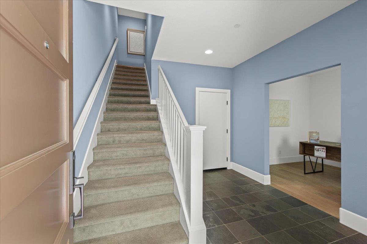 608 Allerton Loop - Photo 3