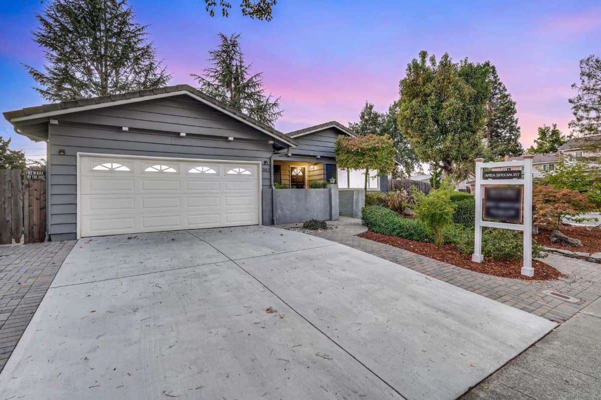 883 Roble Drive - Photo 3