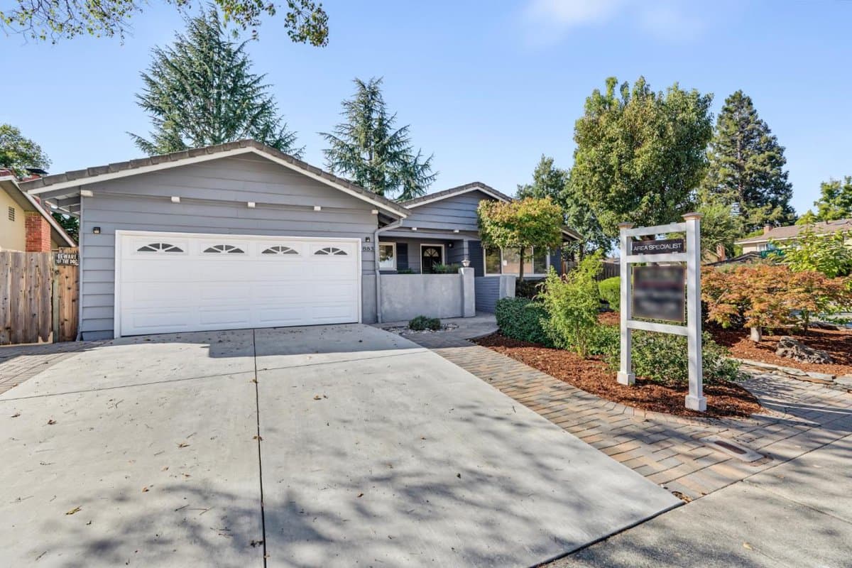 883 Roble Drive - Photo 4