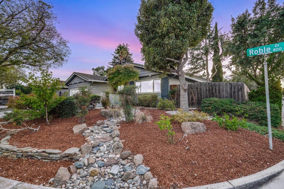 883 Roble Drive - Photo 5