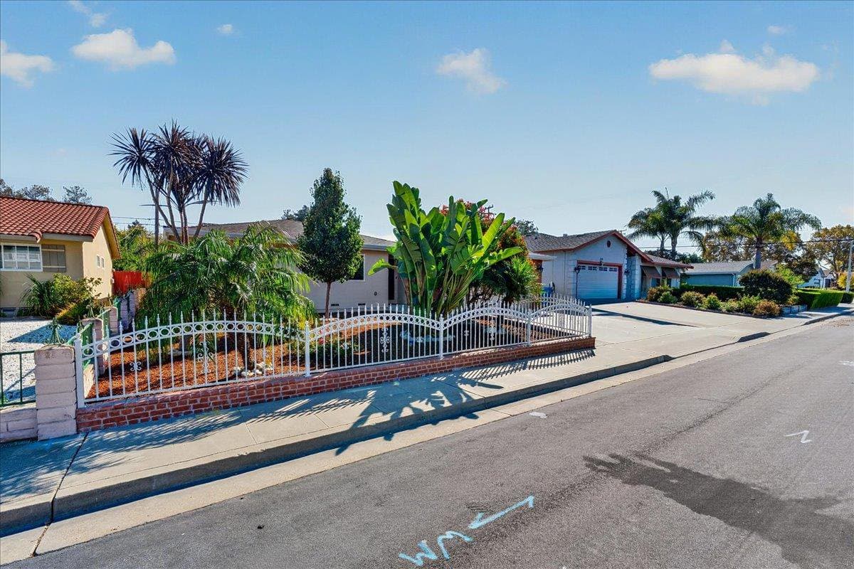 2057 El Capitan Avenue - Photo 3