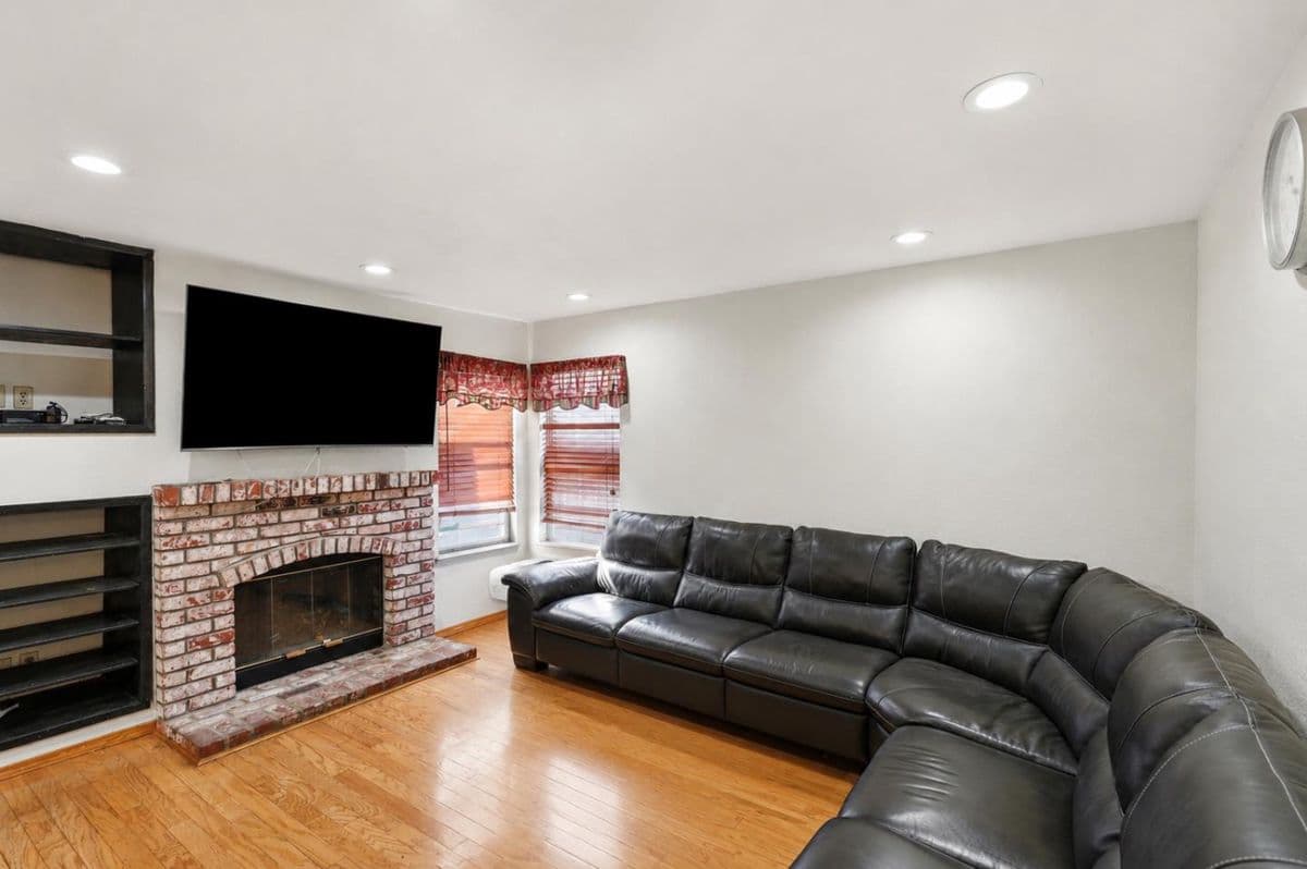 1182 Seasons Drive - Photo 5