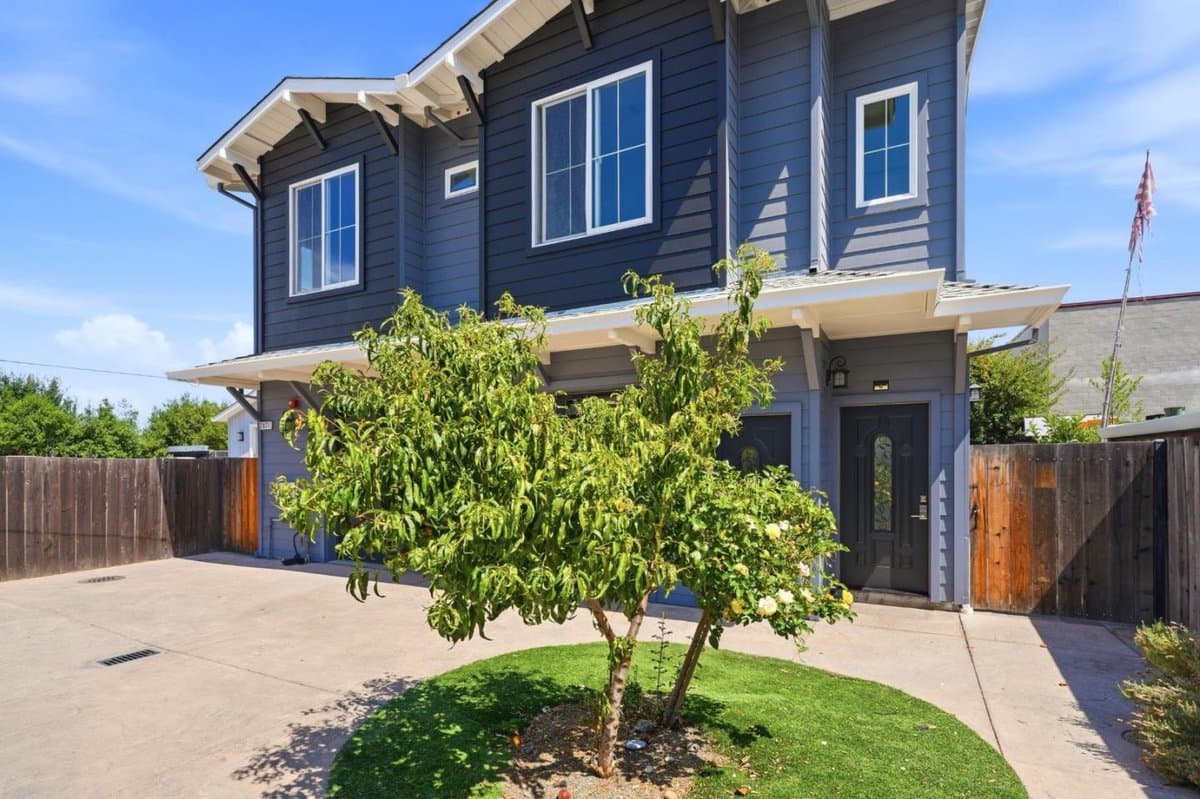 2973 Fair Oaks Avenue - Photo 2
