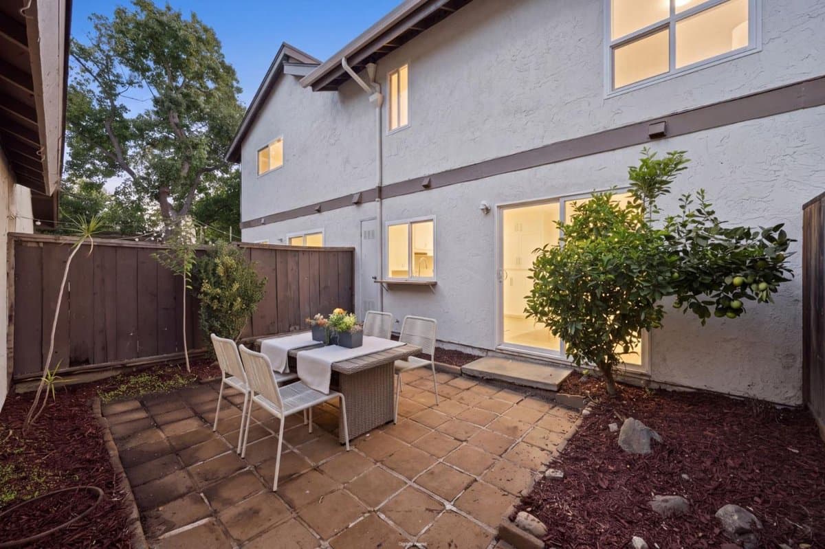 2786 Mauricia Avenue - Photo 3