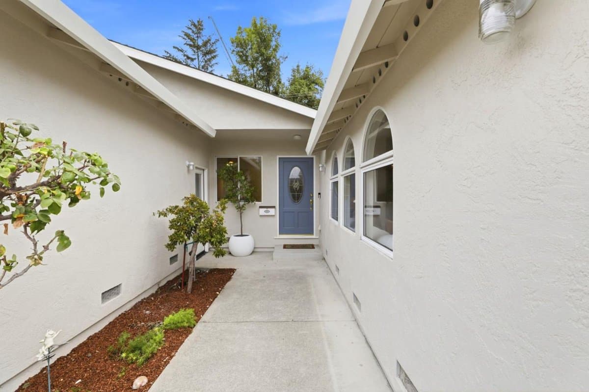 5279 Elmwood Drive - Photo 2