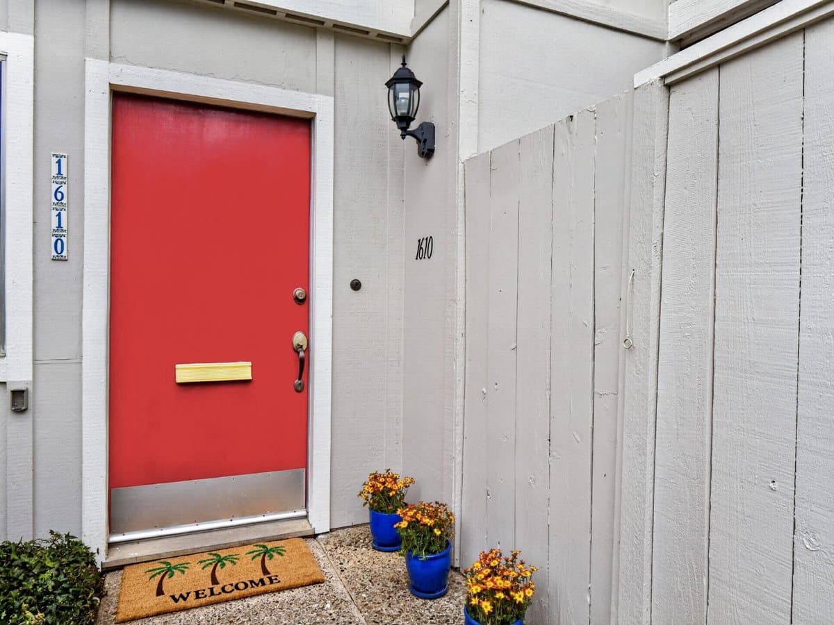 1610 Dolphin Drive - Photo 4