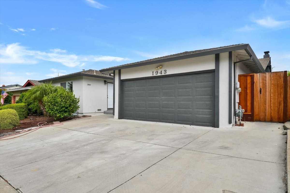 1943 Everglades Drive - Photo 2