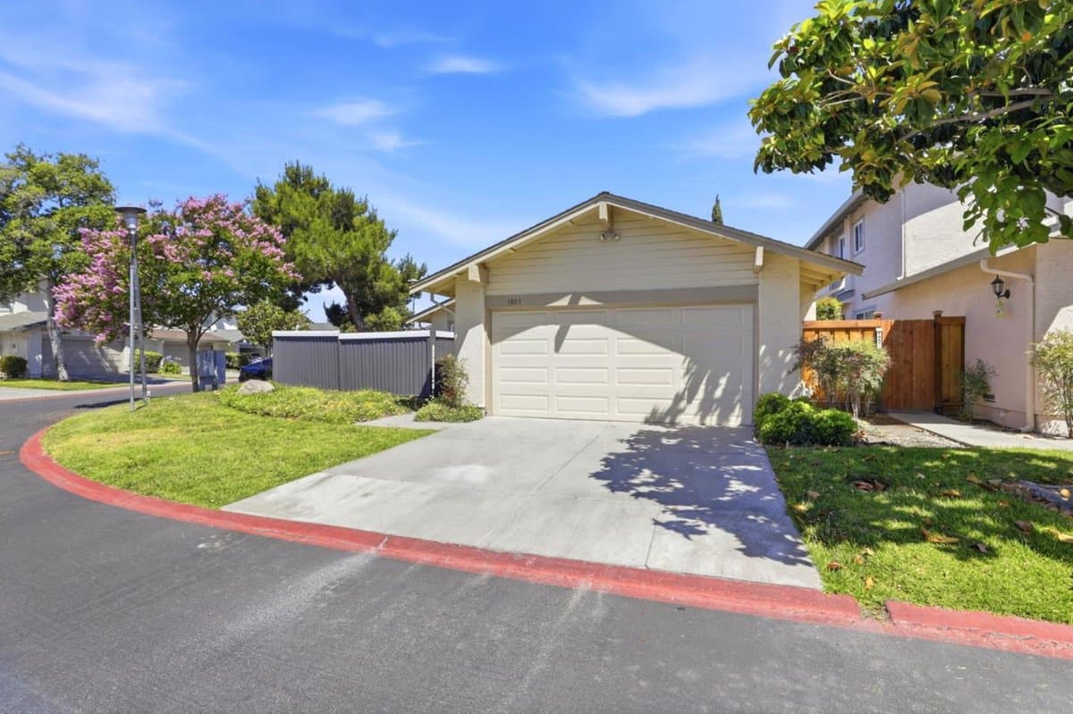 1805 Home Gate Drive - Photo 3