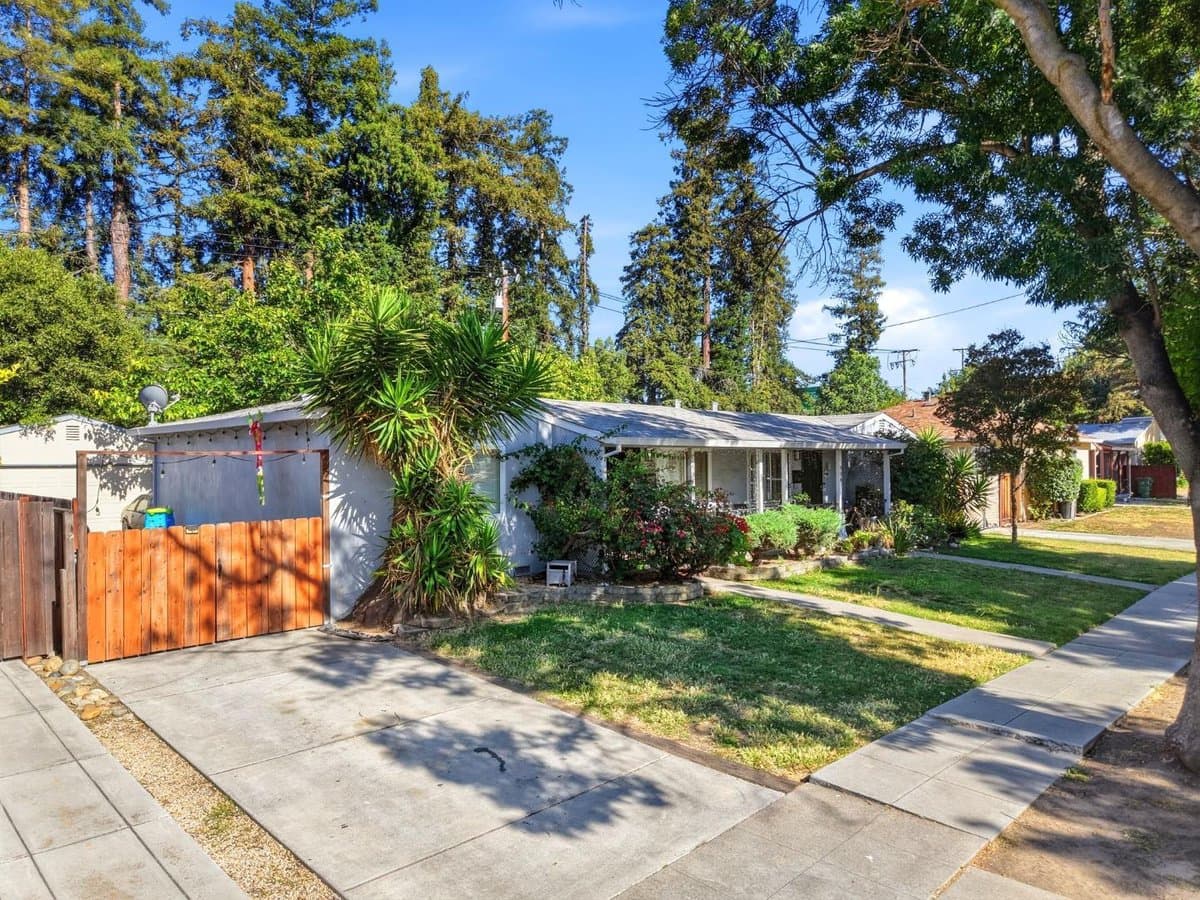 594 North Daniel Way - Photo 3