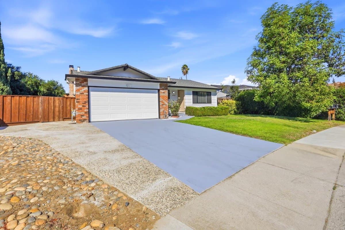 3935 Edenwood Drive - Photo 2