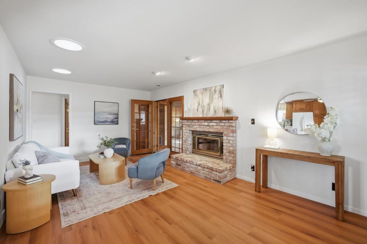 784 Sherman Oaks Drive - Photo 2