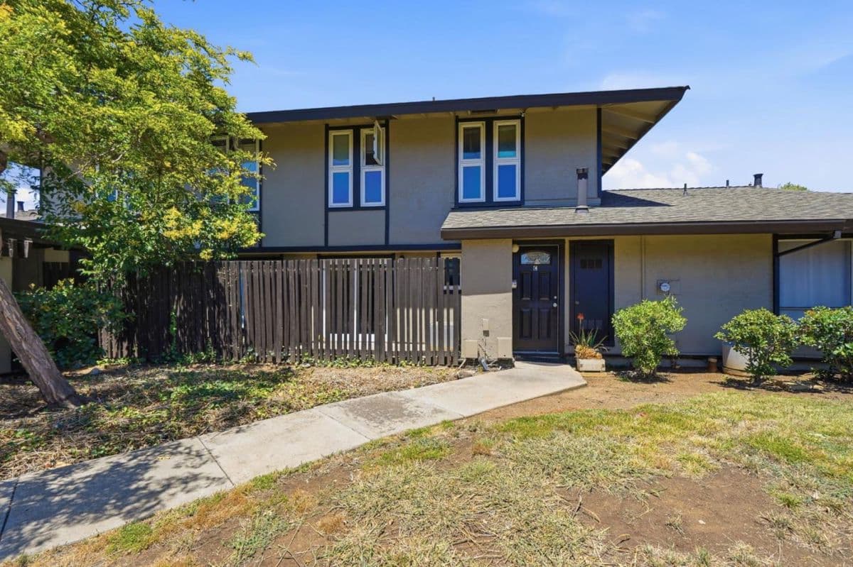 1806 Chinquapin Court #C - Photo 1