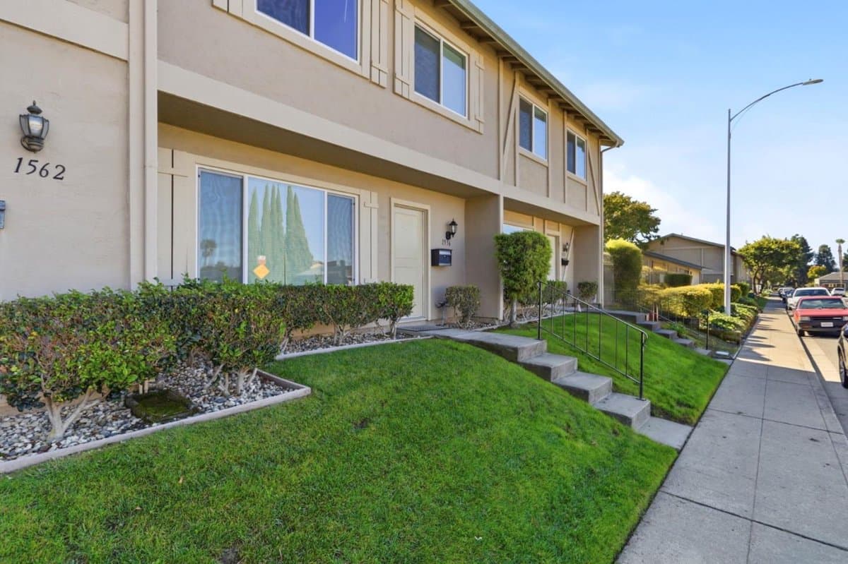 1556 Clear Lake Avenue - Photo 3