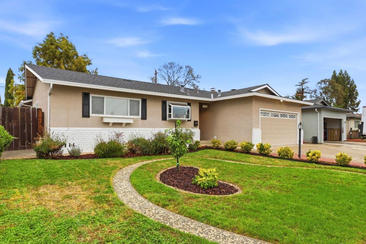 761 La Alondra Way - Photo 4