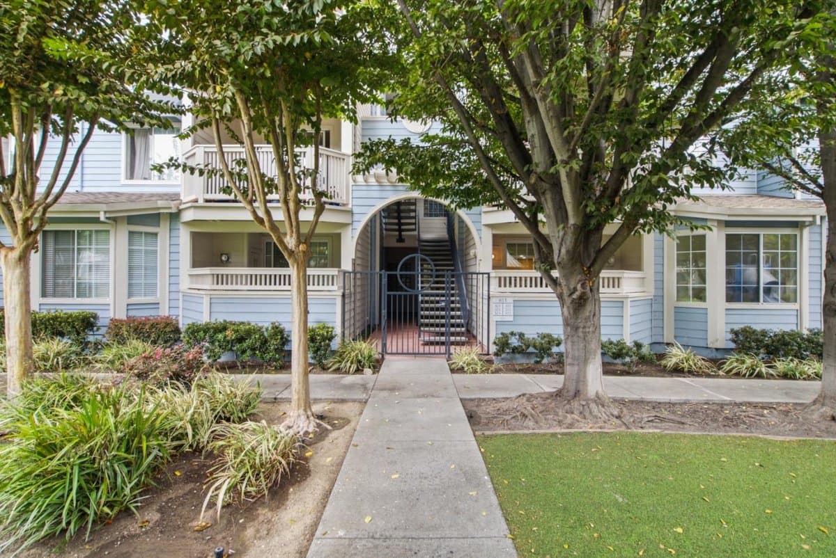 613 Arcadia Terrace #102 - Photo 2