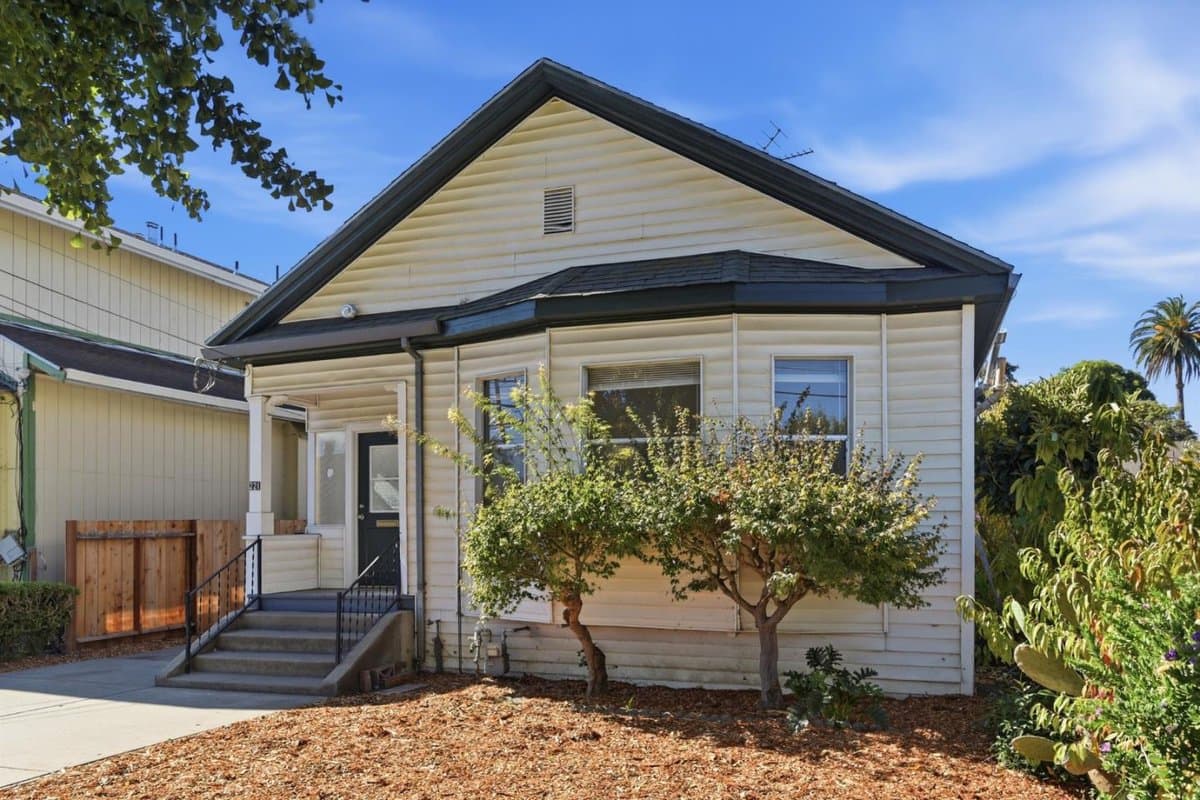 221 North Delaware Street - Photo 3