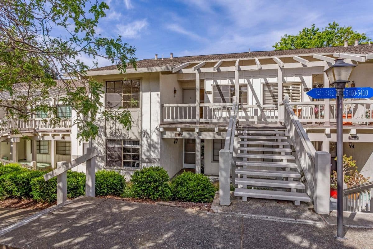5414 Cribari Court - Photo 2