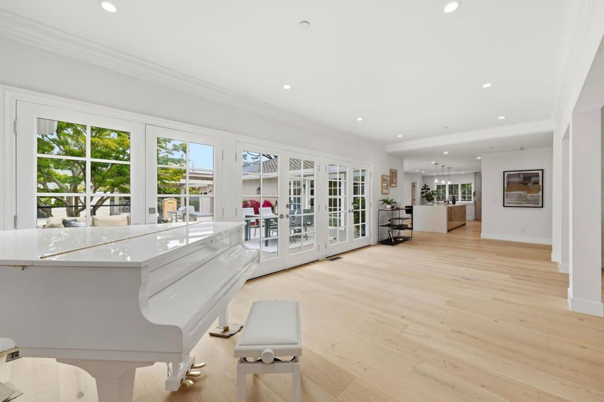 280 Uplands Drive - Photo 5