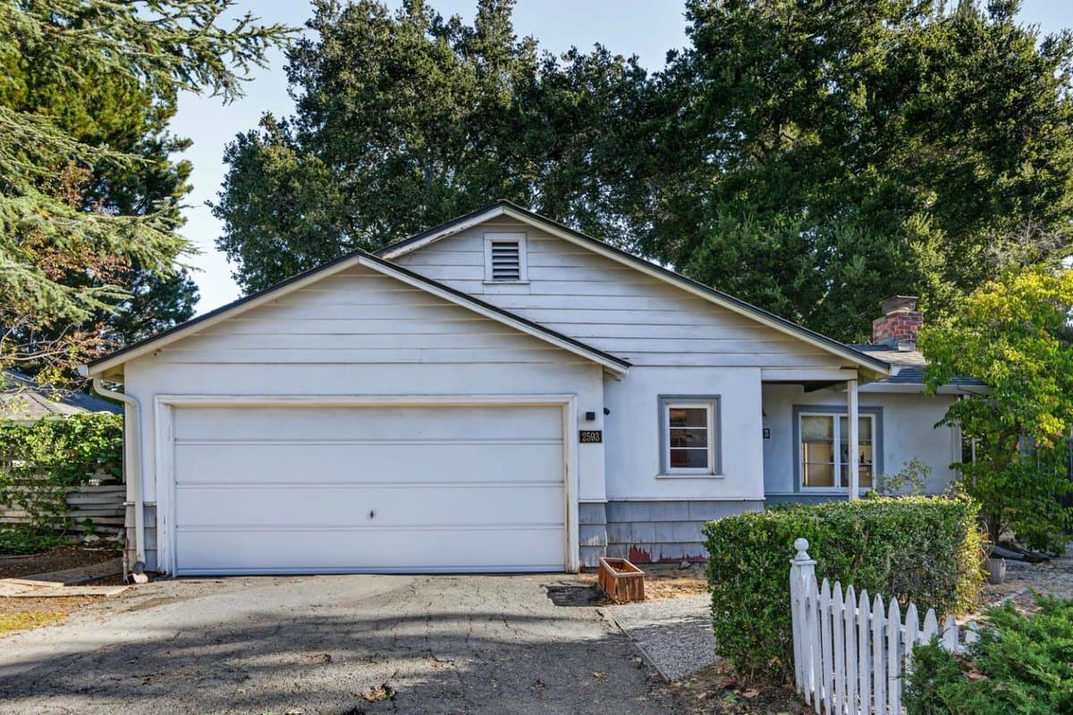 2593 Cowper Street - Photo 3