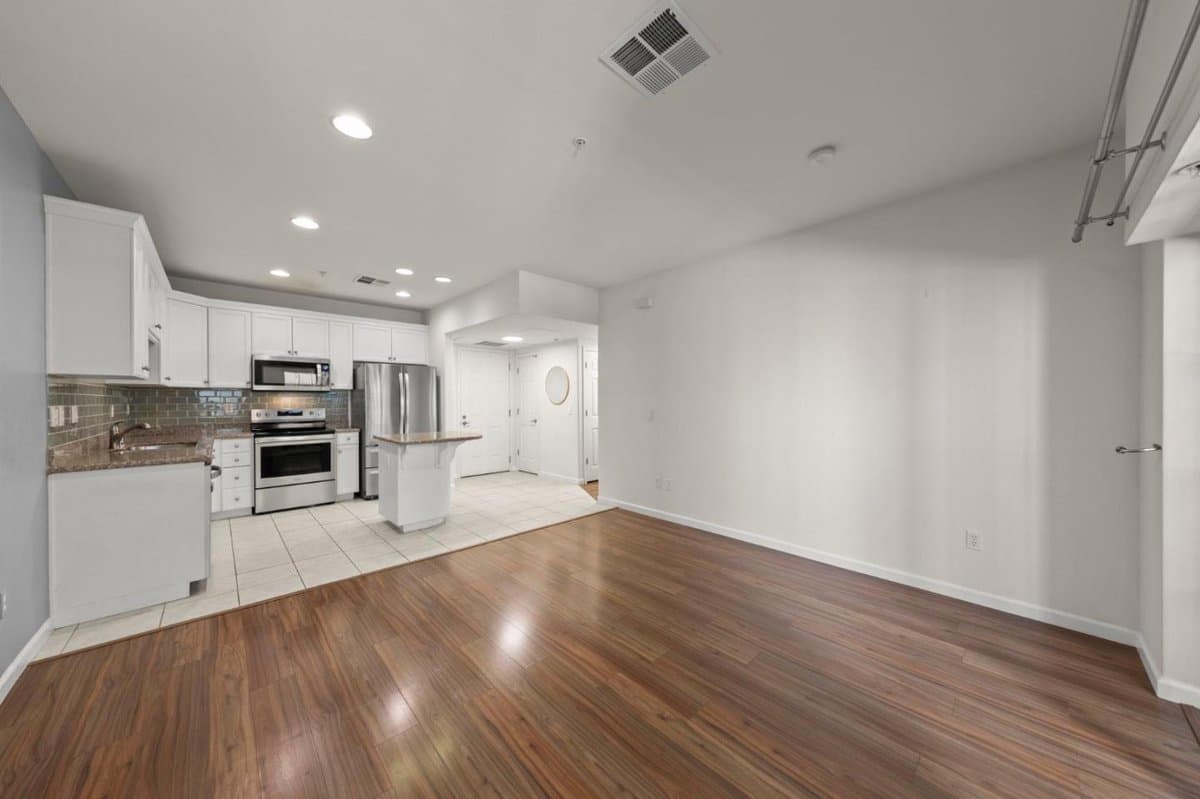88 North Jackson Avenue #114 - Photo 5