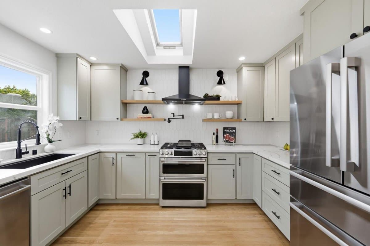 1005 Hall Street - Photo 2