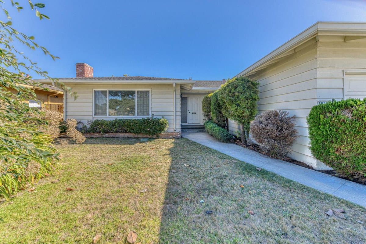 1049 West Alisal Street - Photo 2