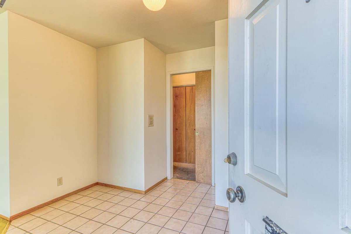 1049 West Alisal Street - Photo 4