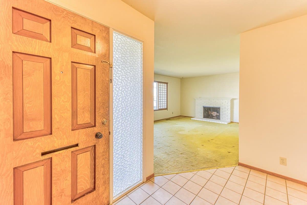1049 West Alisal Street - Photo 5