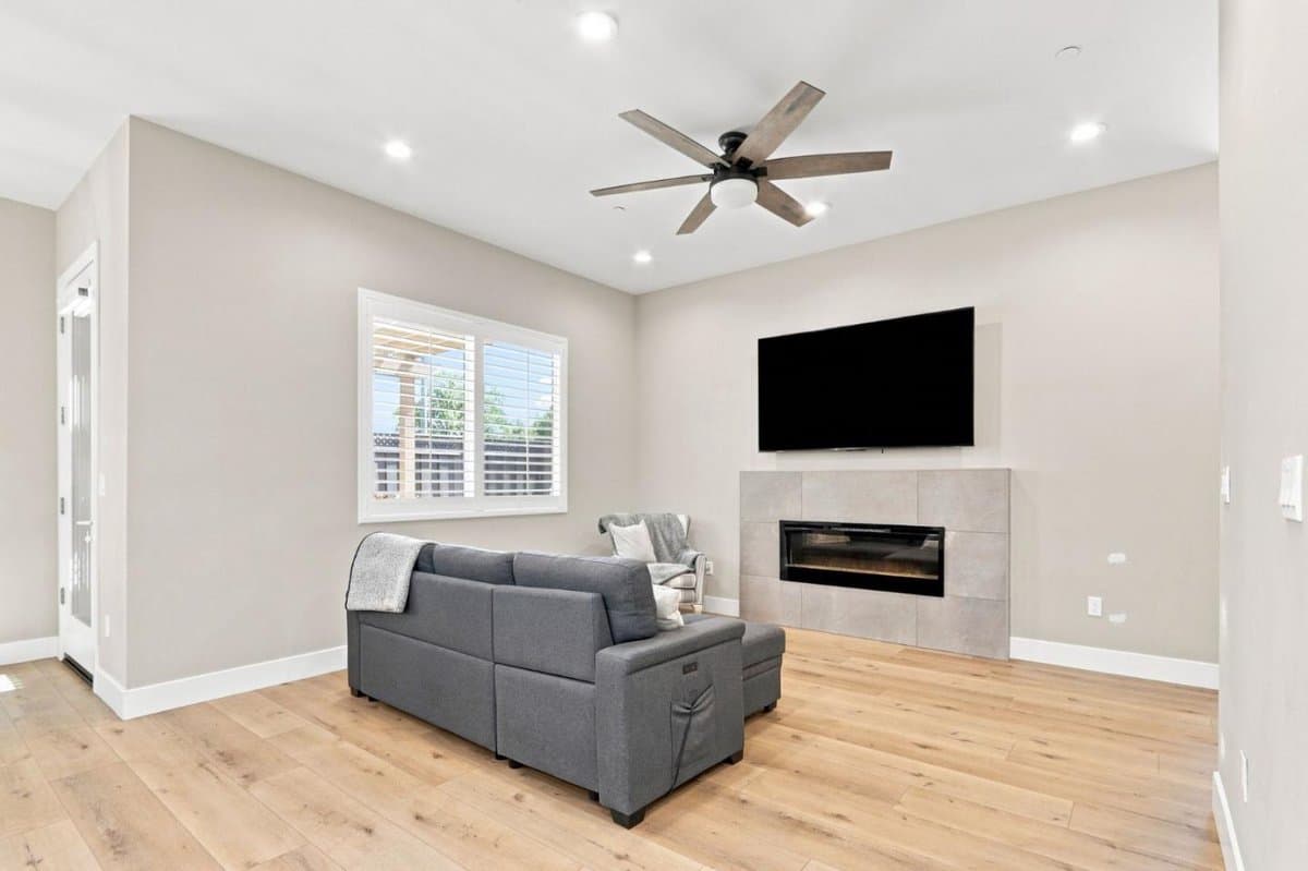 8740 Evergreen Court - Photo 4