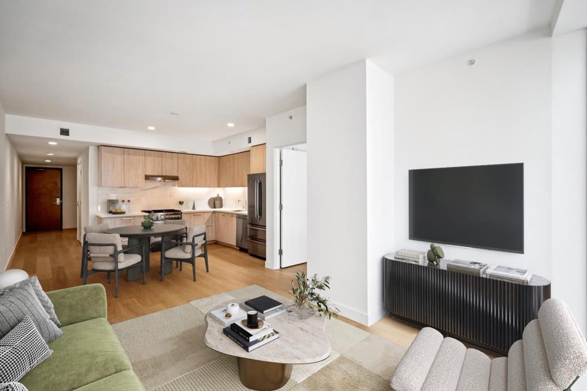 188 West St James Street #10505 - Photo 2