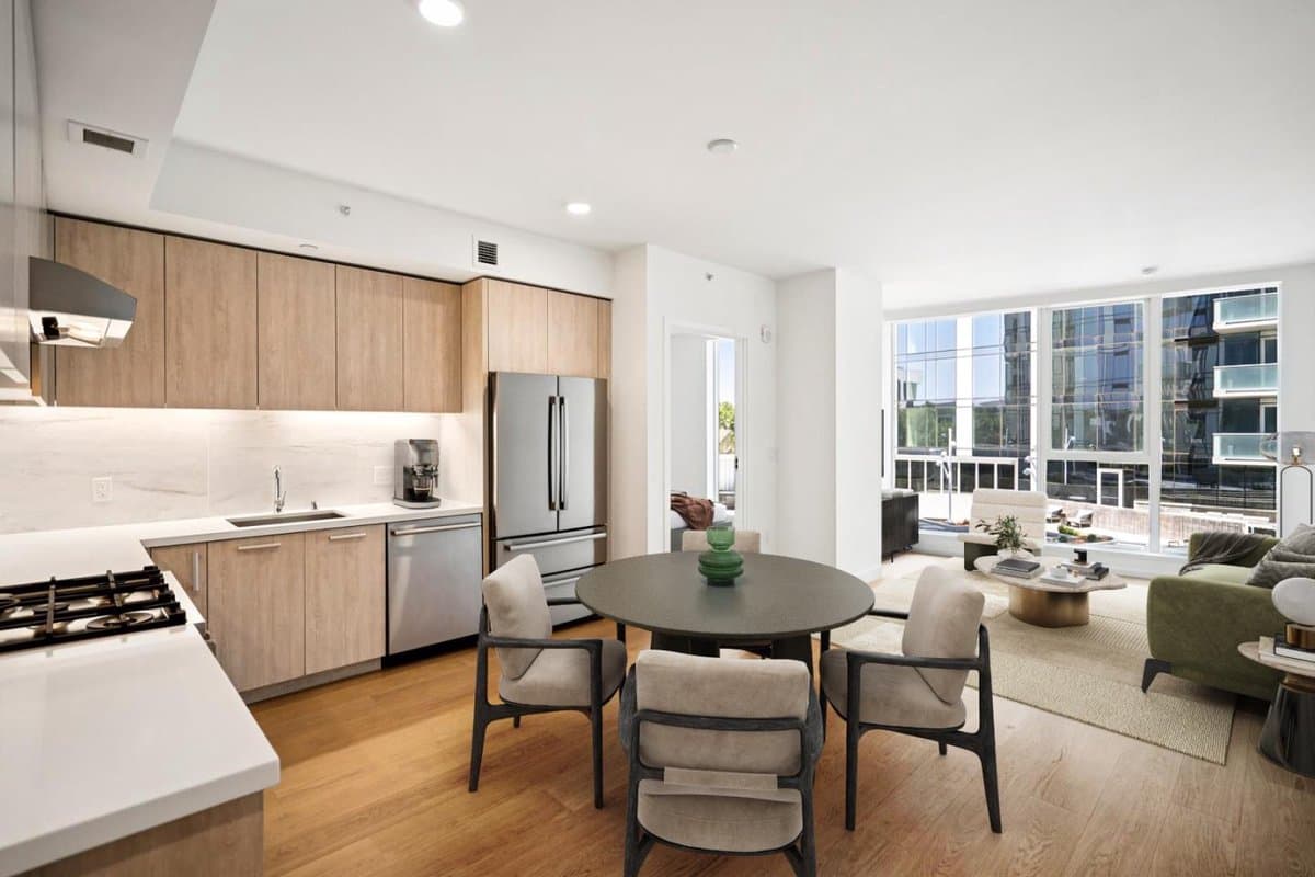 188 West St James Street #10505 - Photo 3