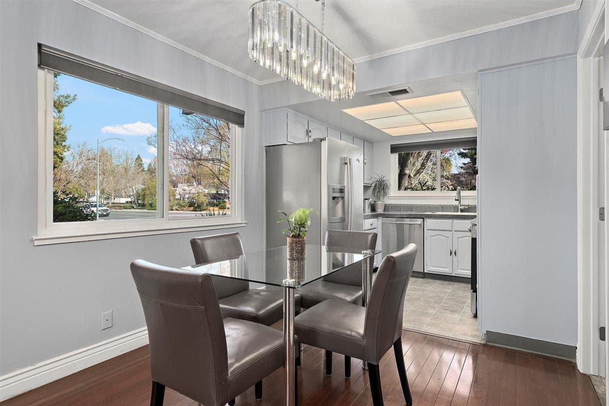 1 Comstock Queen Court - Photo 5