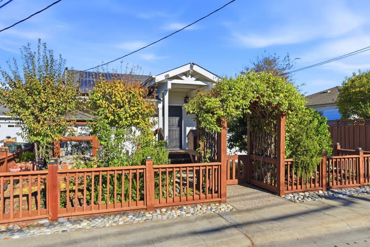 3809 Colegrove Street - Photo 2