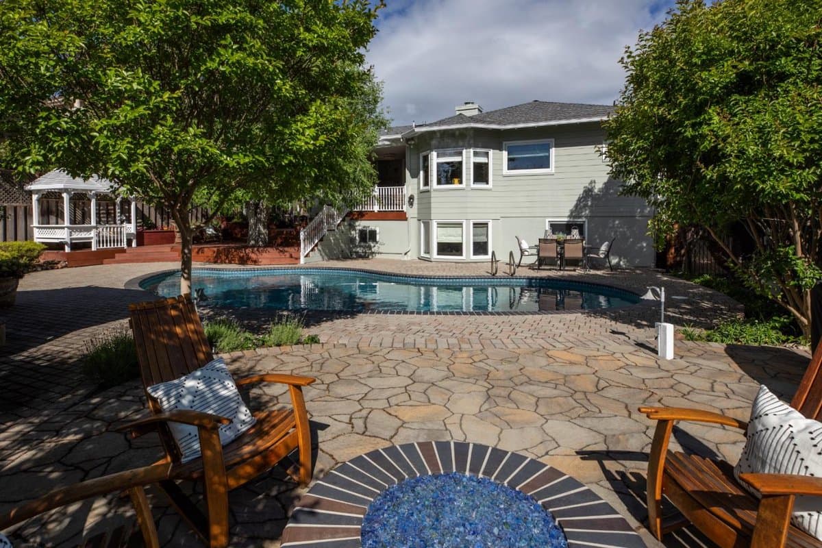 730 Greenview Place - Photo 1