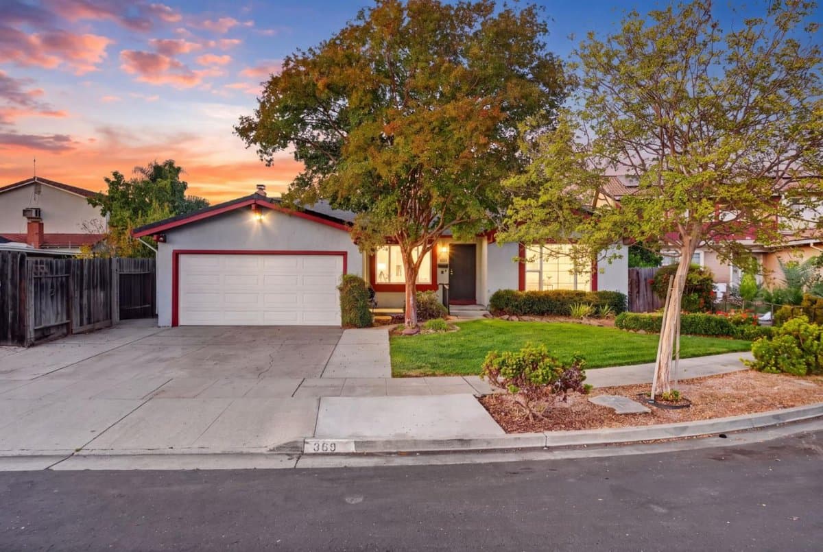 369 Grandin Court - Photo 2