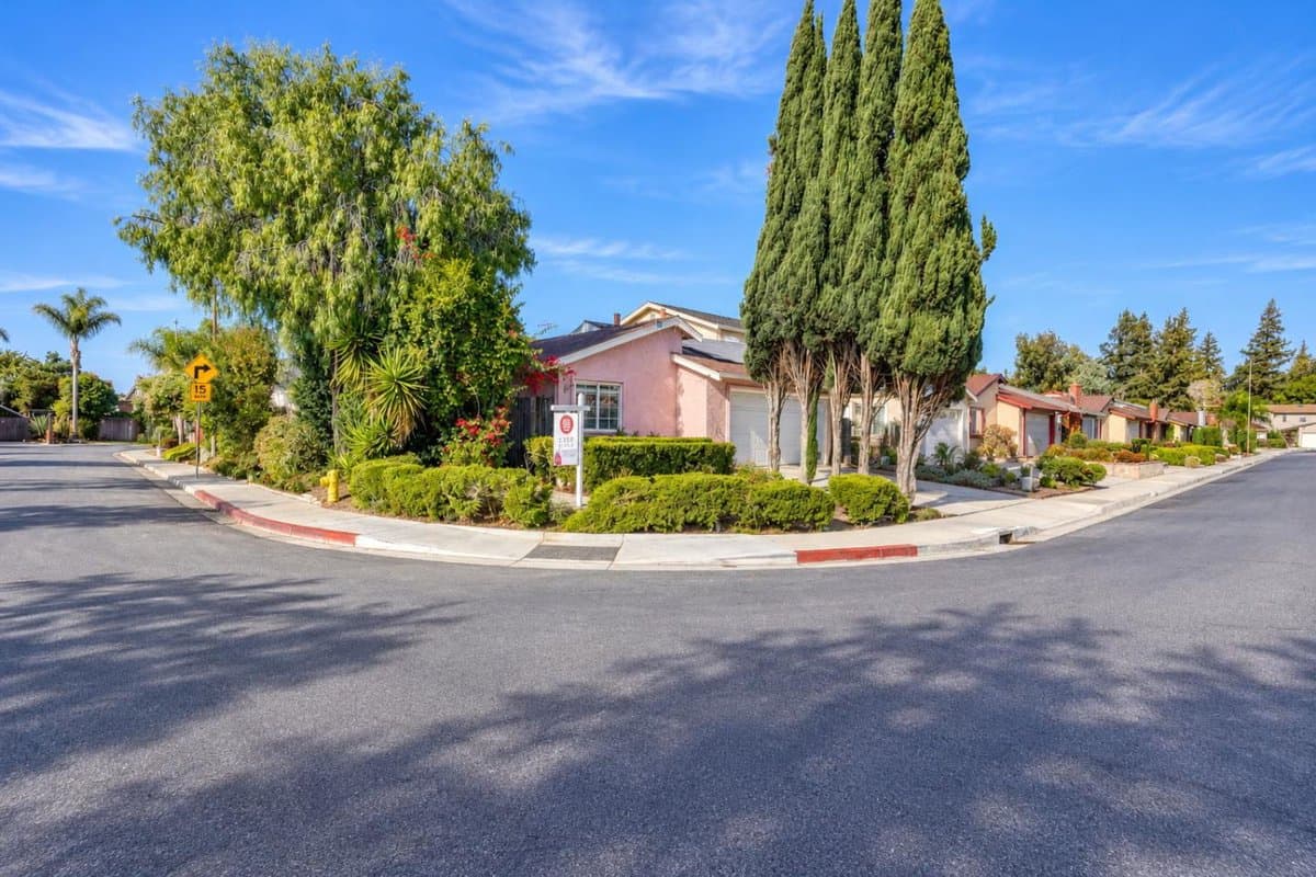1819 Perrone Circle - Photo 4