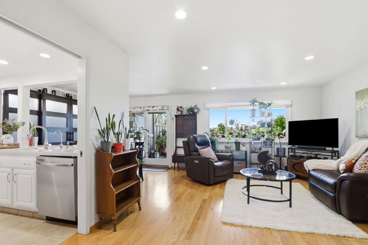 5058 Cribari Vale - Photo 4