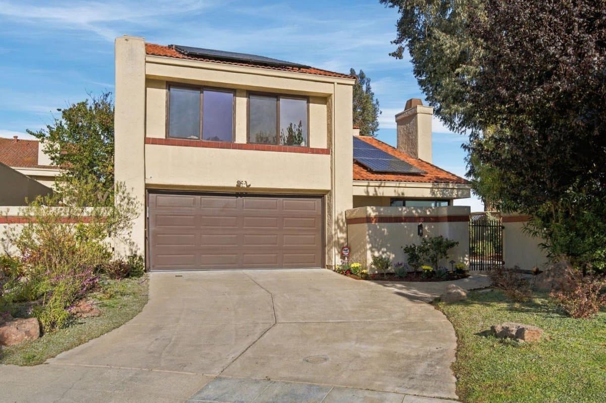 10 Portofino Circle - Photo 1