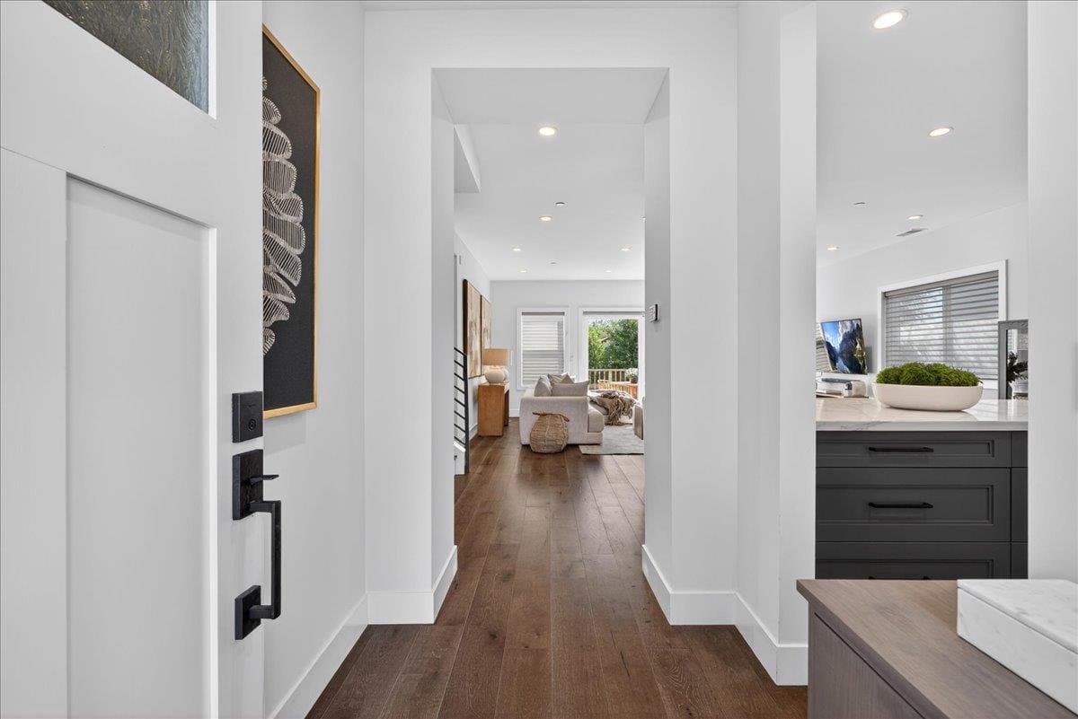 10200 Empire Avenue - Photo 4