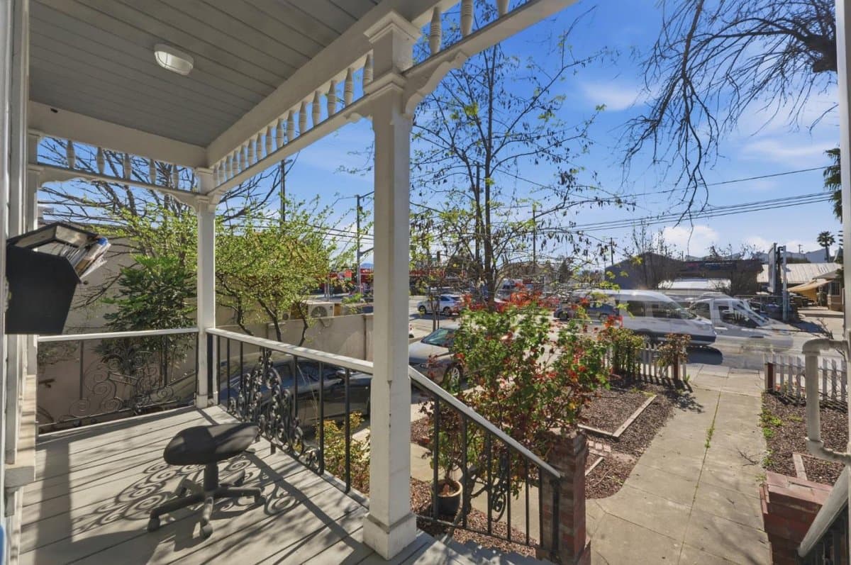 1090 South 7th Street - Photo 4