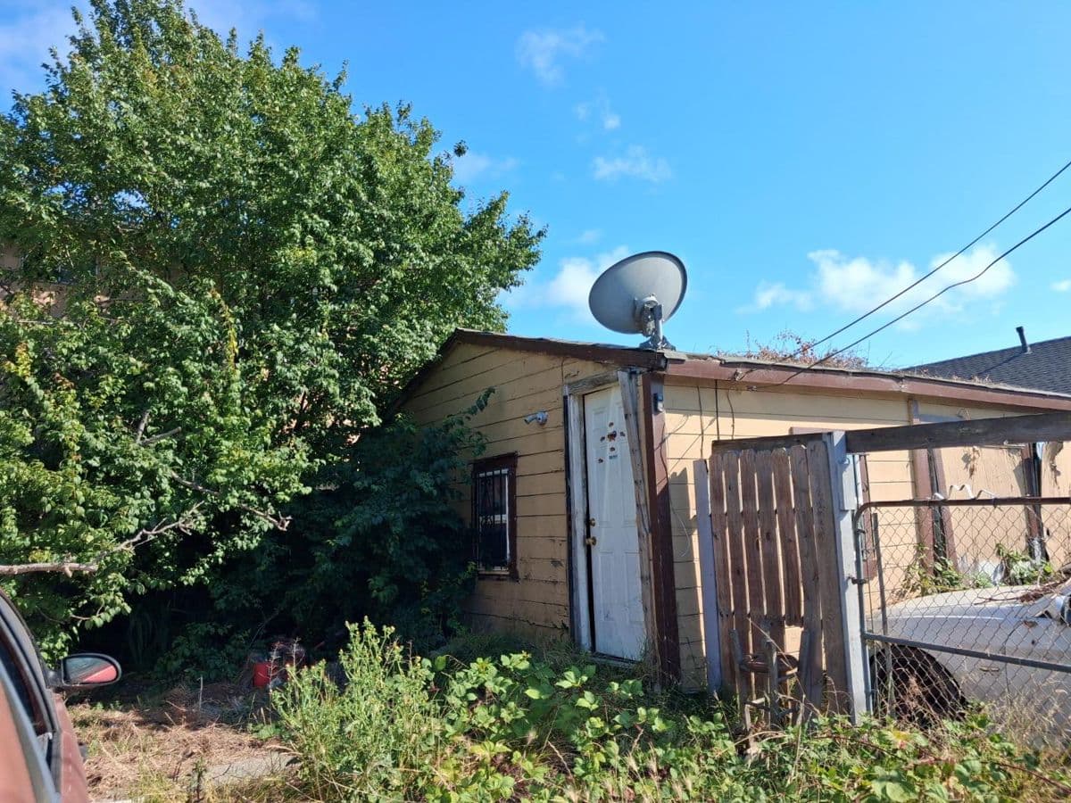 8901 D Street - Photo 5