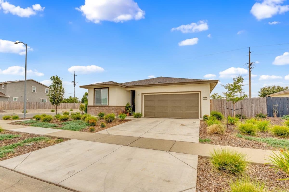 4076 Eugene Drive - Photo 2