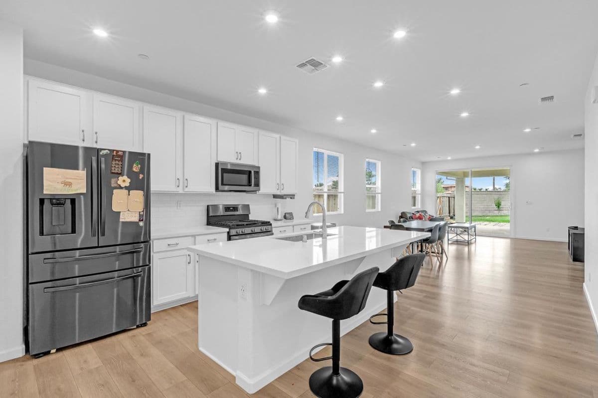 4076 Eugene Drive - Photo 5