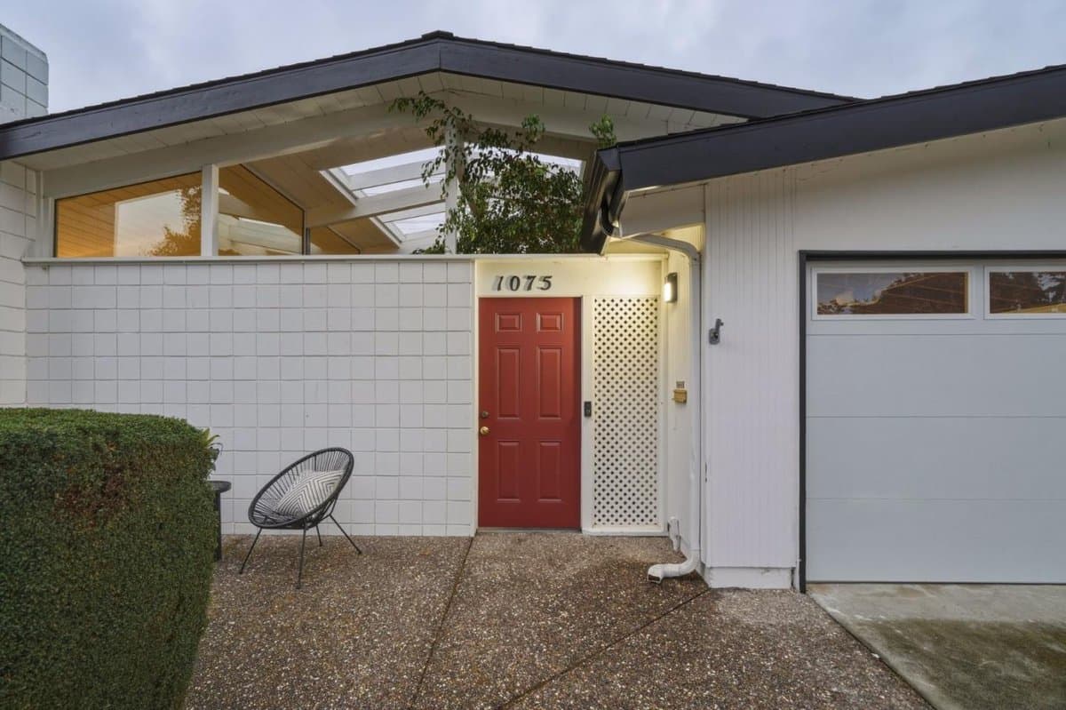1075 Rembrandt Drive - Photo 5