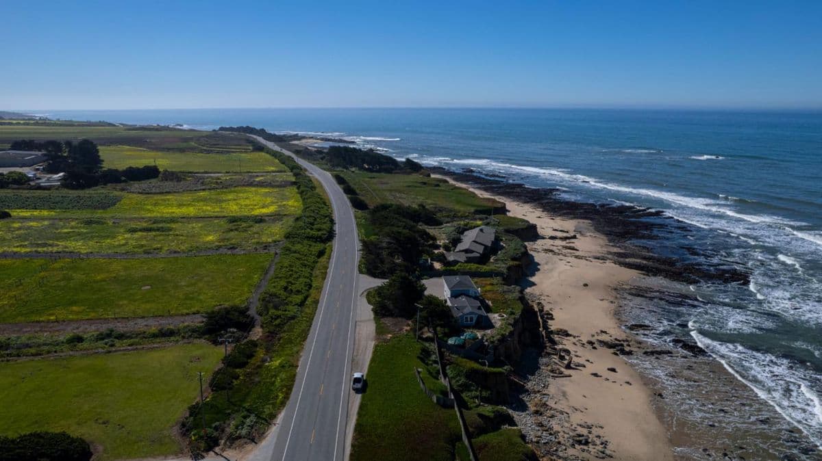 12901 Cabrillo Highway - Photo 3