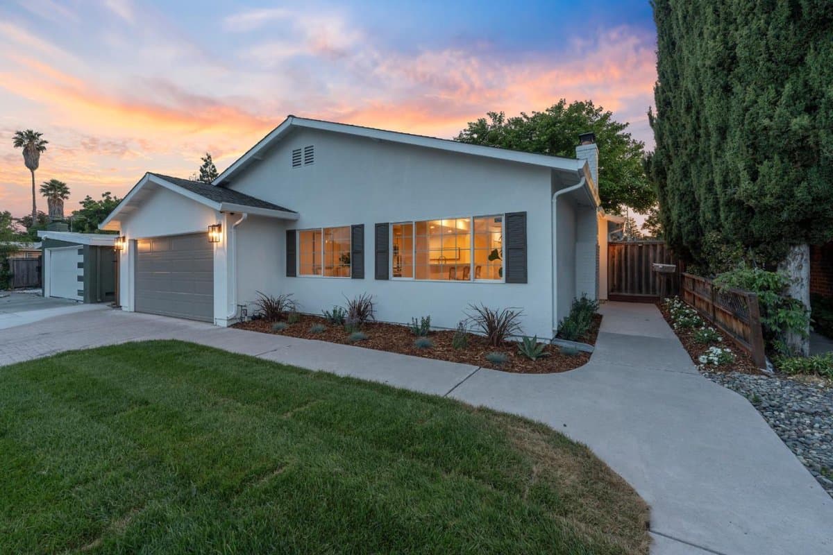944 White Drive - Photo 2