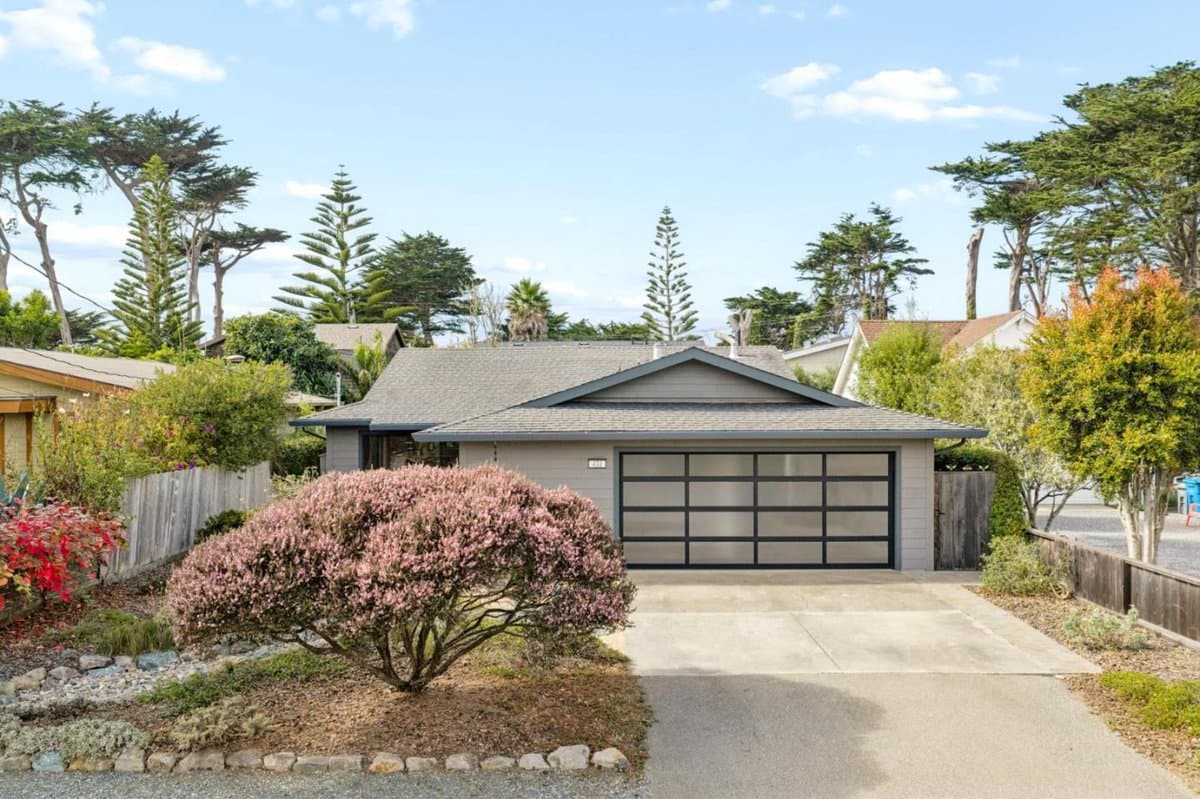431 California Avenue - Photo 1